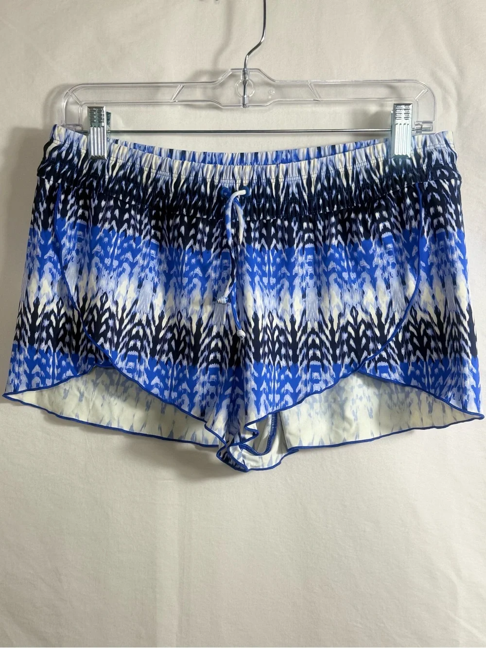 Athleta Kamala Petal Running and Swim Athletic Shorts in Caspian Blue Print - Picture 3 of 4